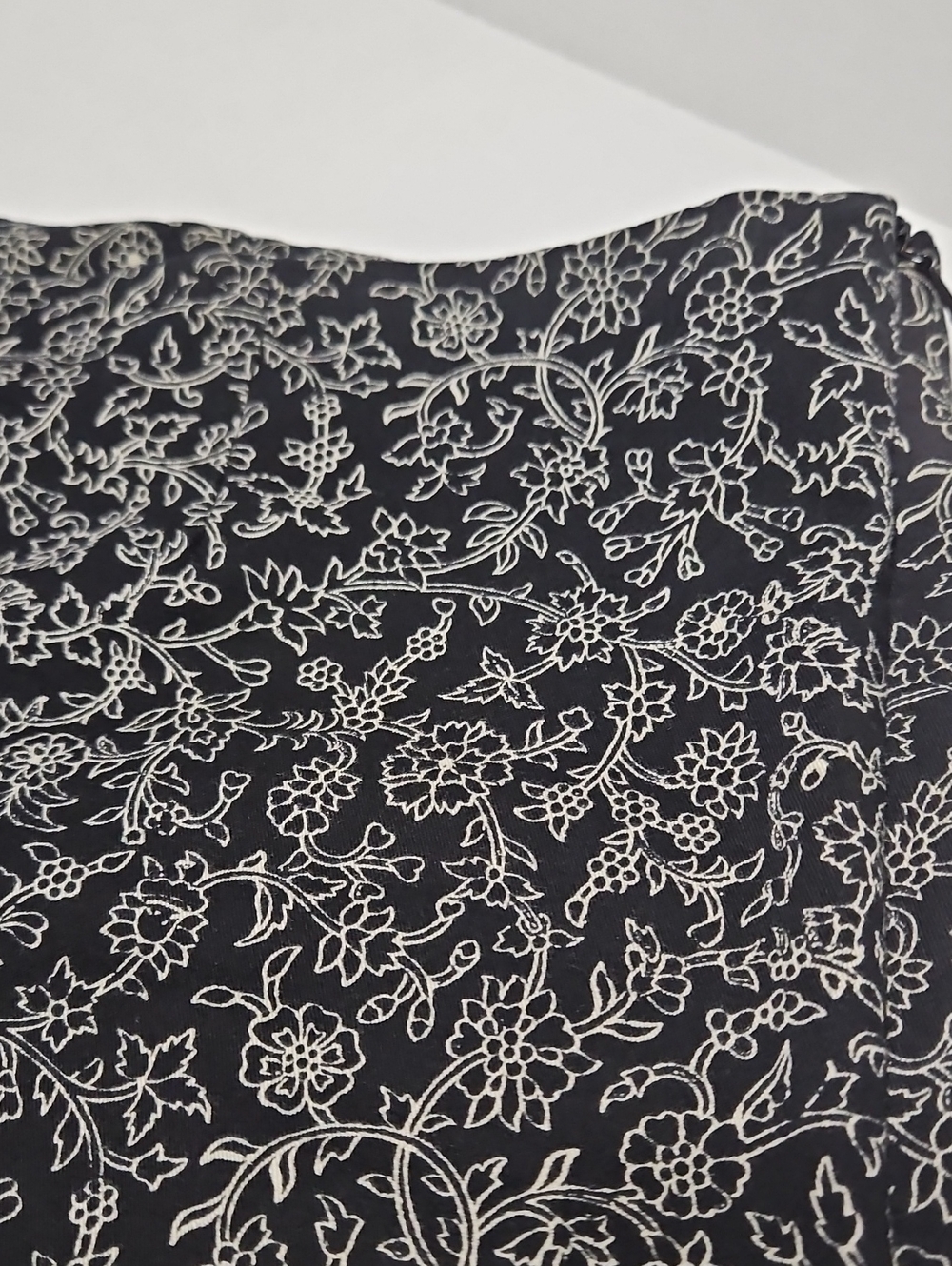 J. Jill Black and Gray Patterned Slim Stretch Size 16 Ankle Pants - Picture 6 of 12